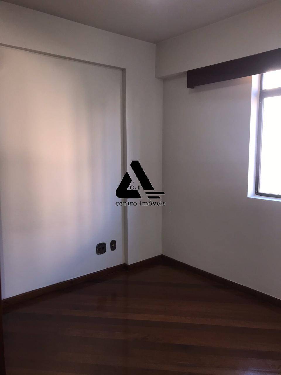 Apartamento para alugar com 3 quartos, 84m² - Foto 12