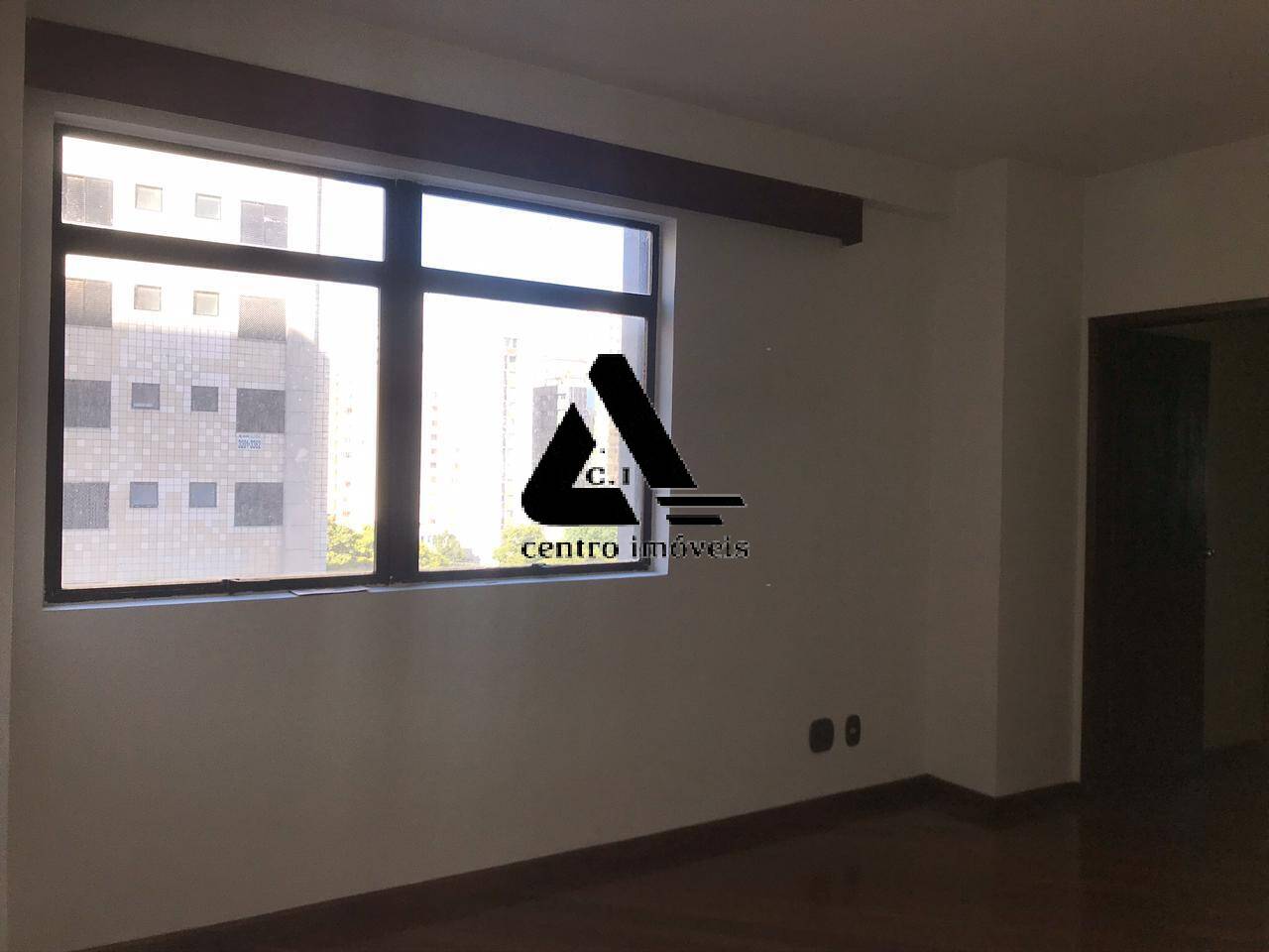 Apartamento para alugar com 3 quartos, 84m² - Foto 1