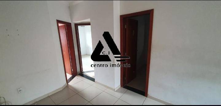 Casa à venda com 3 quartos, 100m² - Foto 3