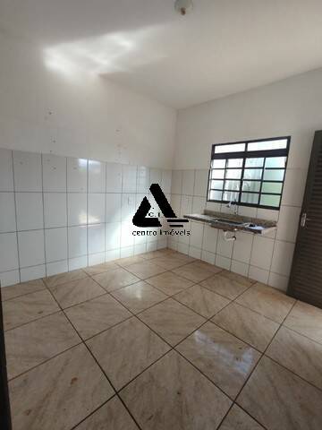 Casa à venda com 3 quartos, 68m² - Foto 5