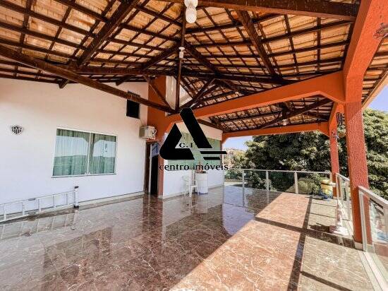 Casa à venda com 3 quartos, 327m² - Foto 4