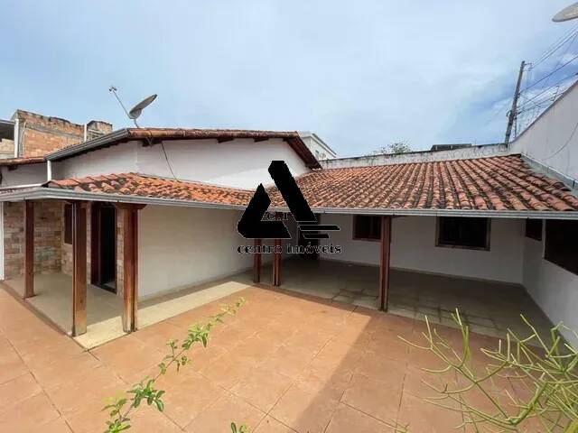 Casa à venda com 4 quartos, 360m² - Foto 2