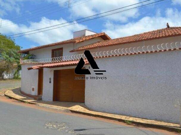 Casa à venda com 4 quartos, 650m² - Foto 5